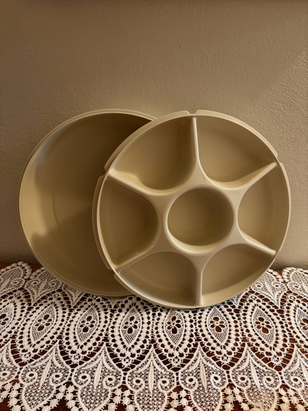 Tupperware Veggie Tray—Vintage